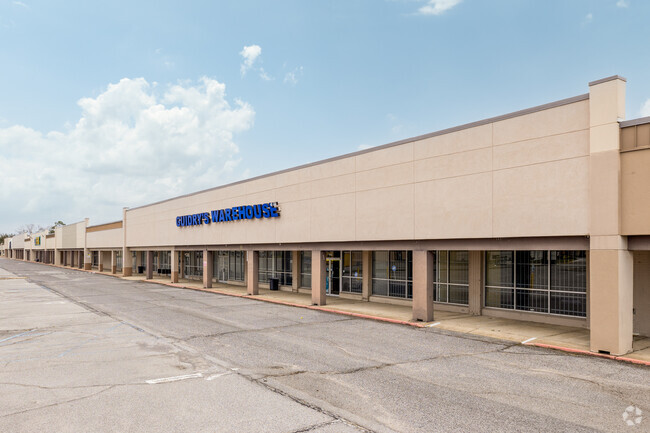 More details for Park Plaza Shopping Center | Prime Hub – Retail for Sale, Lake Charles, LA